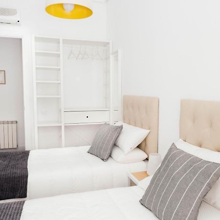 Slow Suites Sol Madrid Bagian luar foto